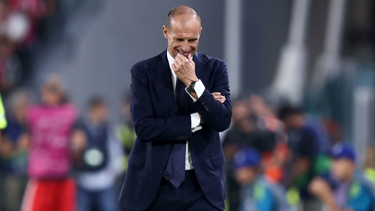 TURIN, ITALY - SEPTEMBER 14: Massimiliano Allegri, head coach of Juventus FC looks dejected during the UEFA Champions League group H match between Juventus and SL Benfica at Allianz Stadium on September 14, 2022 in Turin, Italy.