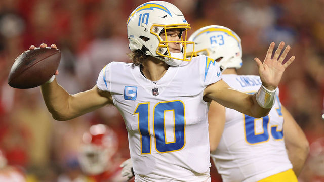 KANSAS CITY, MISSOURI - SEPTEMBER 15: Justin Herbert #10 of the Los Angeles Chargers throws the ball during the first half against the Kansas City Chiefs at Arrowhead Stadium on September 15, 2022 in Kansas City, Missouri.