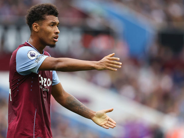 Khả năng đánh chặn tuyệt vời giúp Boubacar Kamara làm chủ khu trung tuyến – Ngôi sao mới nổi với tài năng vượt trội Khả năng đánh chặn tuyệt vời giúp Boubacar Kamara làm chủ khu trung tuyến – Ngôi sao mới nổi với tài năng vượt trội