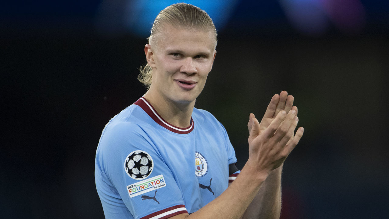 MANCHESTER, ENGLAND - SEPTEMBER 14: Erling Haaland of Manchester City in action during the UEFA Champions League group G match between Manchester City and Borussia Dortmund at Etihad Stadium on September 14, 2022 in Manchester, United Kingdom.