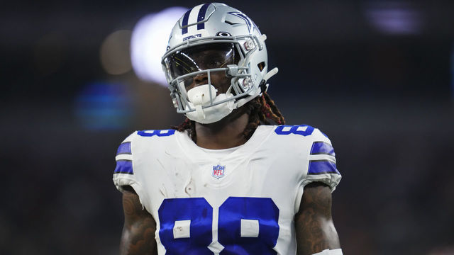 ARLINGTON, TX - SEPTEMBER 11: CeeDee Lamb #88 of the Dallas Cowboys looks toward the sideline against the Tampa Bay Buccaneers at AT&T Stadium on September 11, 2022 in Arlington, TX.