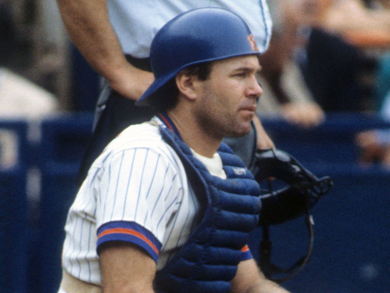 Former All-Star catcher John Stearns dies at 71