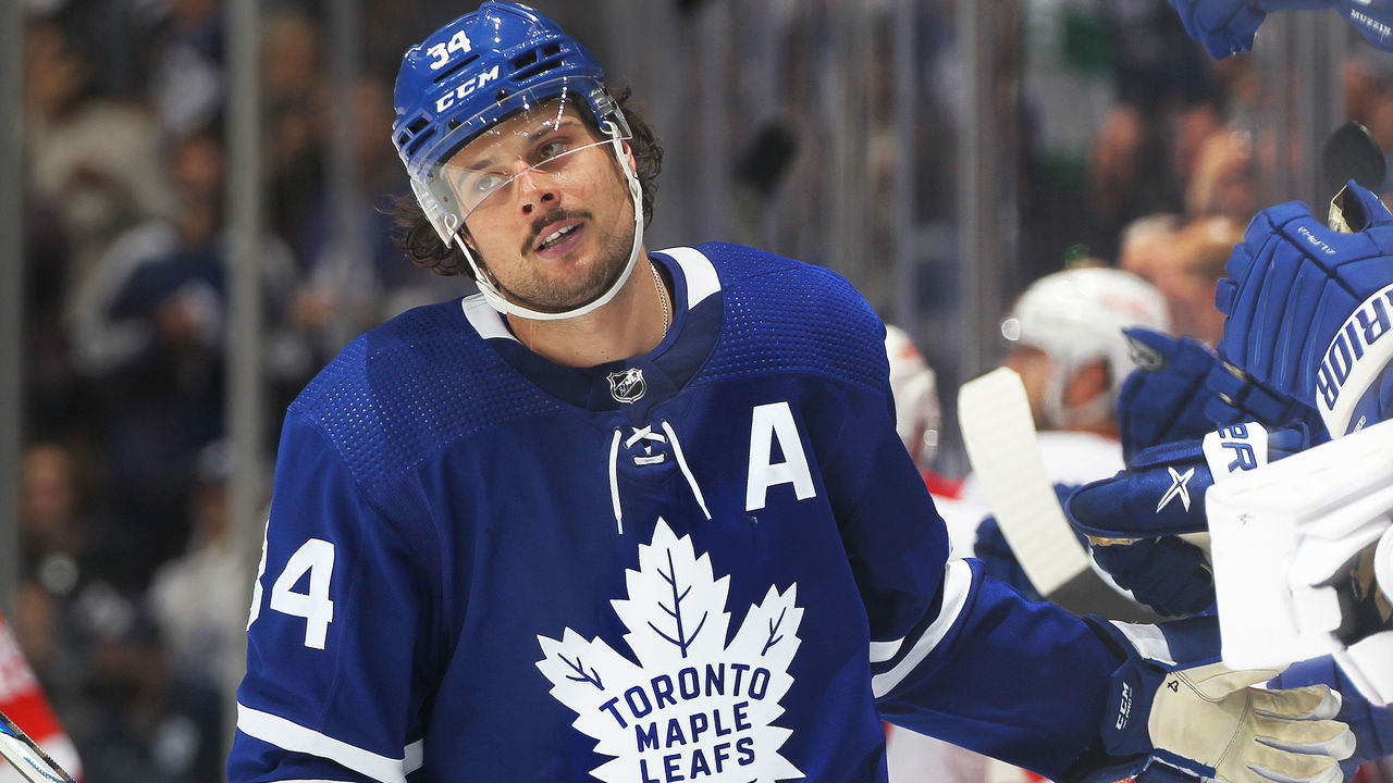 TORONTO, ON - APRIL 26: Auston Matthews #34 of the Toronto Maple Leafs celebrates his 60th goal of the season during an NHL game against the Detroit Red Wings at Scotiabank Arena on April 26, 2022 in Toronto, Ontario, Canada. The Maple Leafs defeated the Red Wings 3-0.