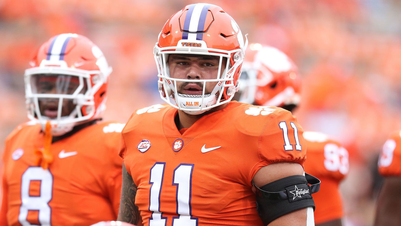 CLEMSON, SC - SEPTEMBER 10: Clemson Tigers defensive tackle Bryan Bresee (11) during a college football game between the Furman Paladins and the Clemson Tigers on September 10, 2022, at Clemson Memorial Stadium in Clemson, S.C.