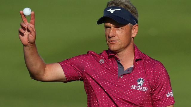 ROME, ITALY - SEPTEMBER 17: Luke Donald of England acknowledges the crowd on the 18th hole on Day Three of the DS Automobiles Italian Open 2022 at Marco Simone Golf Club on September 17, 2022 in Rome, Italy.