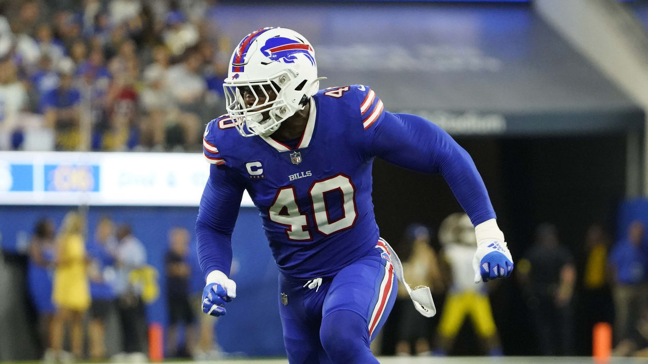 INGLEWOOD, CA - SEPTEMBER 8: Von Miller #40 of the Bills during an NFL game between the Los Angeles Rams and the Buffalo Bills on September 08, 2022, at SoFi Stadium in Inglewood, CA.
