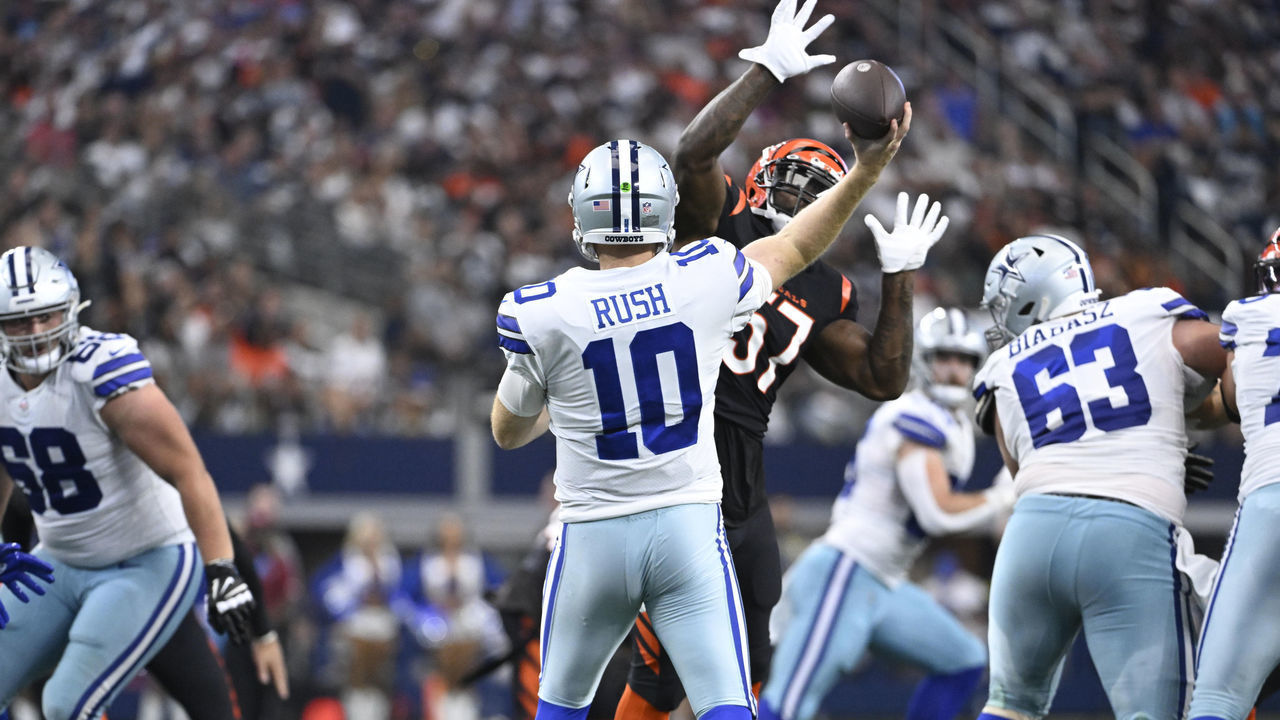Football: Dallas Cowboys Cooper Rush (10) in action, throwing the ball vs. Cincinnati Bengals Germaine Pratt (57) at AT&T Stadium. Arlington, TX 9/18/2022 CREDIT: Greg Nelson (Set Number: X164165 TK1)