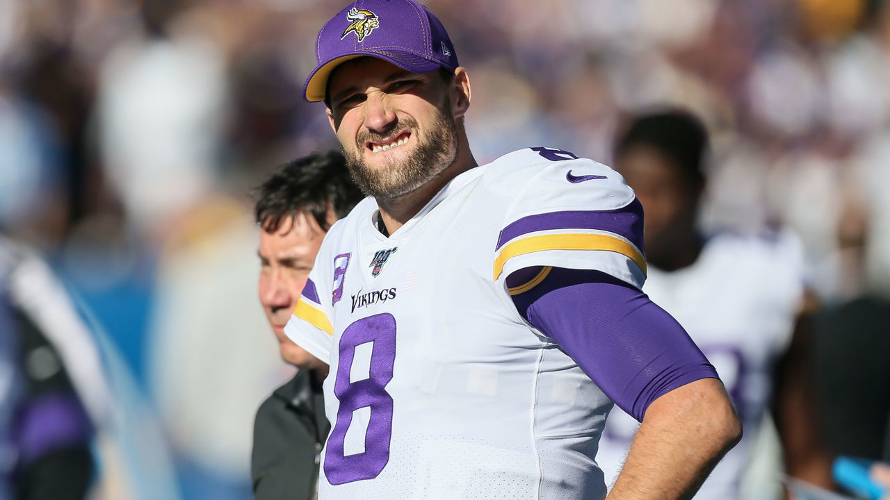LOS ANGELES, CA - DECEMBER 15: Minnesota Vikings quarterback Kirk Cousins (8) during the Minnesota Vikings versus Los Angeles Chargers game on December 15, 2019, at Dignity Health Sports Park in Carson, CA.