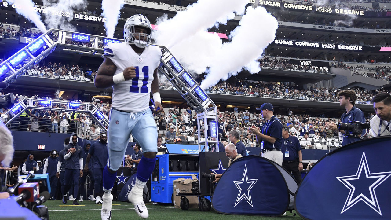 Football: Dallas Cowboys Micah Parsons (11) is introduced prior to game vs. Cincinnati Bengals at AT&T Stadium. Arlington, TX 9/18/2022 CREDIT: Greg Nelson (Set Number: X164165 TK1)