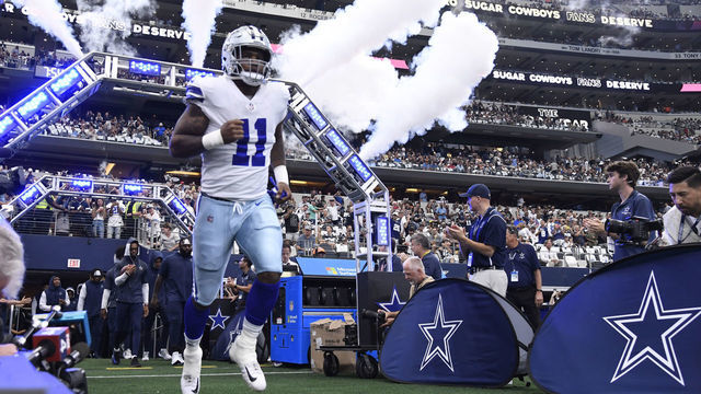 Football: Dallas Cowboys Micah Parsons (11) is introduced prior to game vs. Cincinnati Bengals at AT&T Stadium. Arlington, TX 9/18/2022 CREDIT: Greg Nelson (Set Number: X164165 TK1)