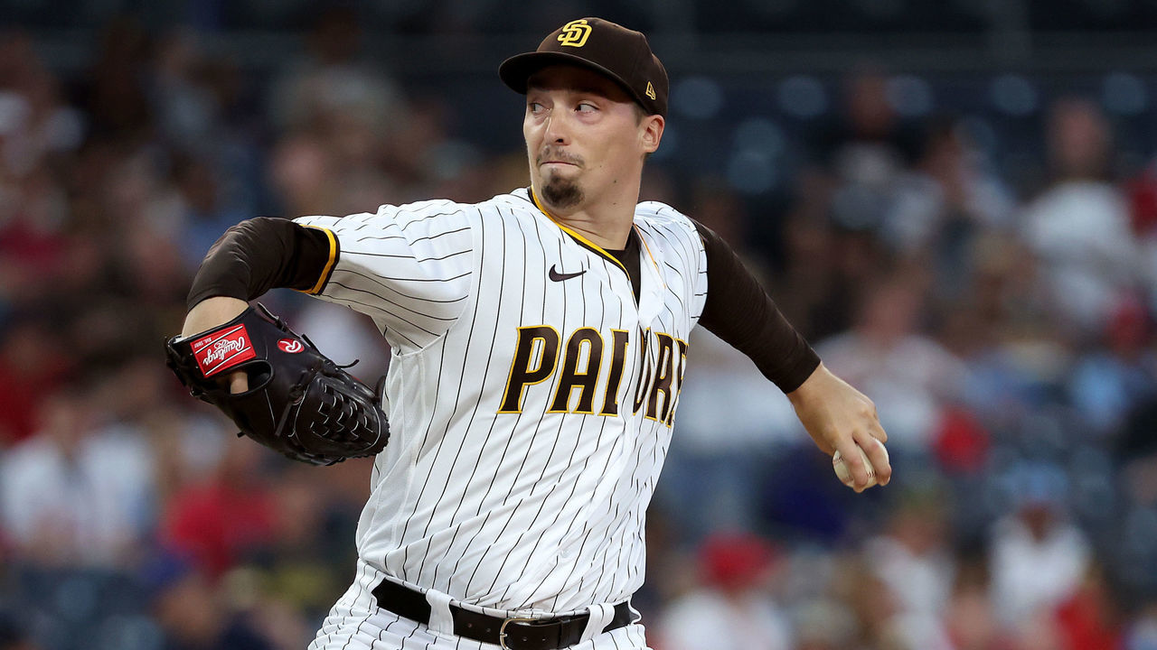 SAN DIEGO, CALIFORNIA - SEPTEMBER 21: Blake Snell #4 of the San Diego Padres pitches during the first inning of a game against the St. Louis Cardinals at PETCO Park on September 21, 2022 in San Diego, California.