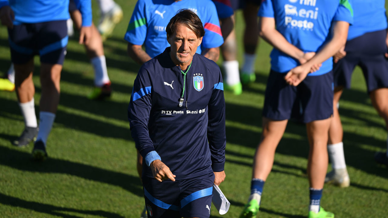 FLORENCE, ITALY - SEPTEMBER 21: Head coach Italy Roberto Mancini looks on during a Italy training session at Centro Tecnico Federale di Coverciano on September 21, 2022 in Florence, Italy.