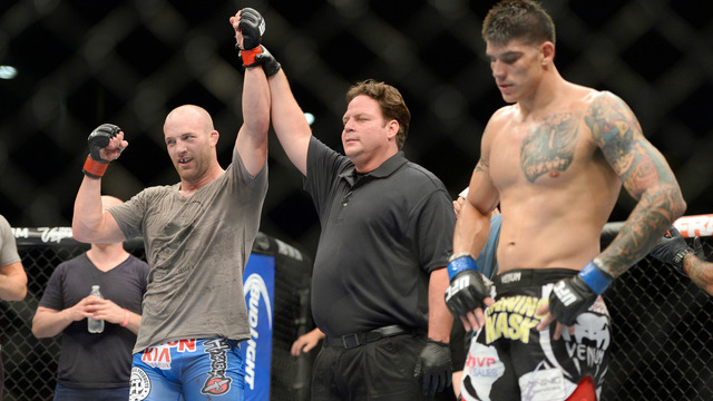 Cummins says he's out of UFC 217 bout vs. Anderson with staph infection