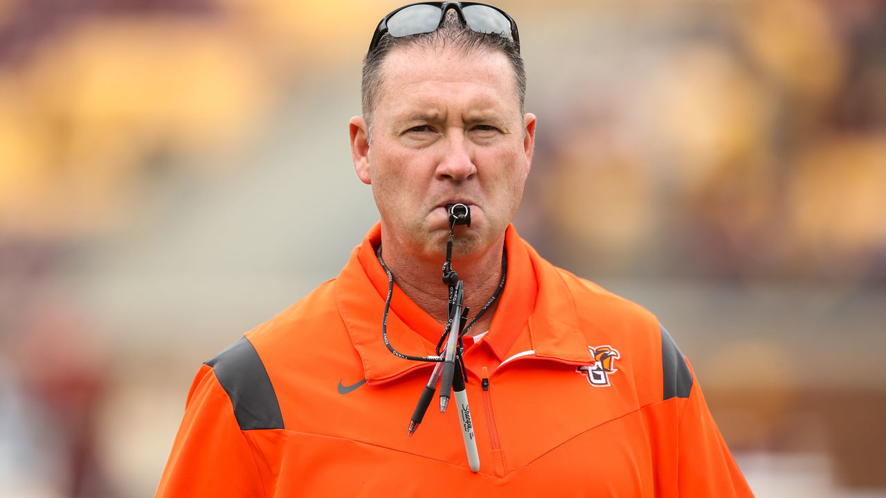 MINNEAPOLIS, MN - SEPTEMBER 25: Head coach Scot Loeffler of the Bowling Green Falcons before the start of the game against the Minnesota Golden Gophers at Huntington Bank Stadium on September 25, 2021 in Minneapolis, Minnesota.