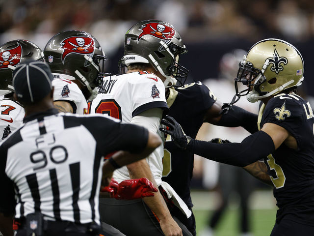 New Orleans Saints cornerback Marshon Lattimore (23) pushes