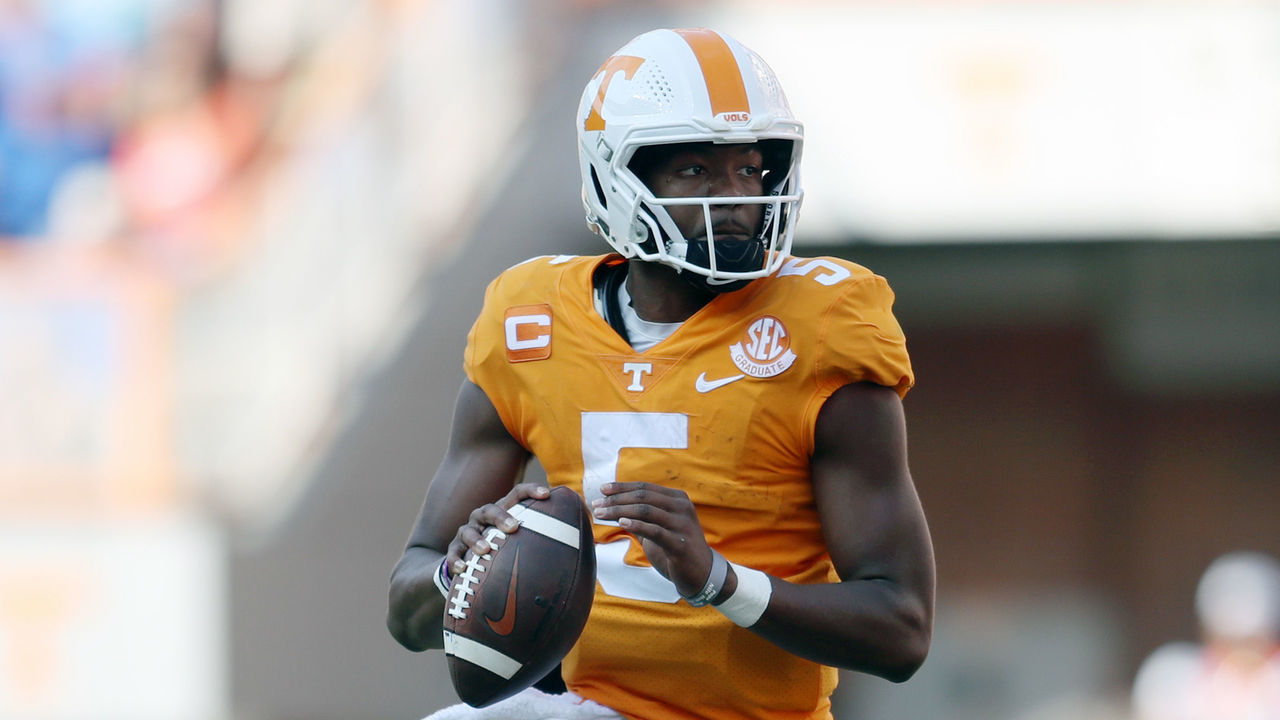 KNOXVILLE, TENNESSEE - SEPTEMBER 24: Quarterback Hendon Hooker #5 of the Tennessee Volunteers runs the ball at Neyland Stadium on September 24, 2022 in Knoxville, Tennessee.