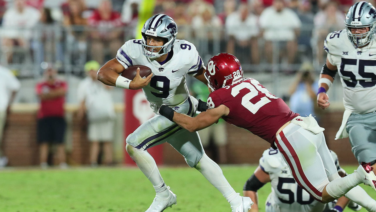 NORMAN, OK - SEPTEMBER 24: Kansas State Wildcats QB Martinez, Adrian (09)during a game between the Oklahoma Sooners and the Kansas State Wildcats at Gaylord Memorial Stadium in Norman, Oklahoma on September 24, 2022.