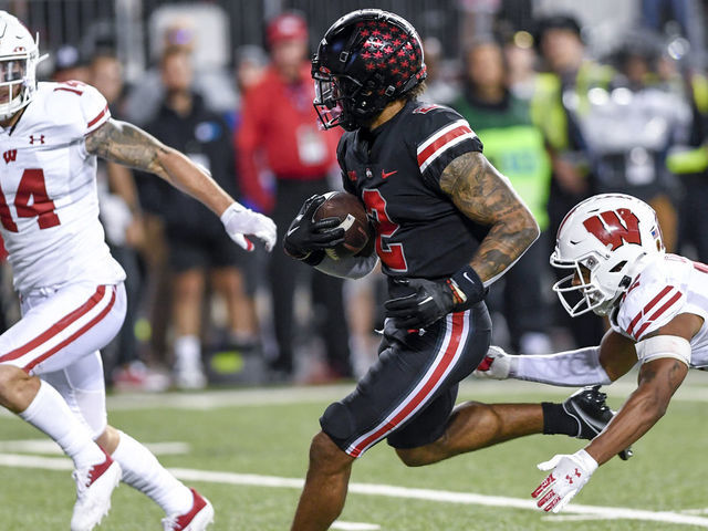 No. 3 Ohio State scores early and often, bury Wisconsin 52-21