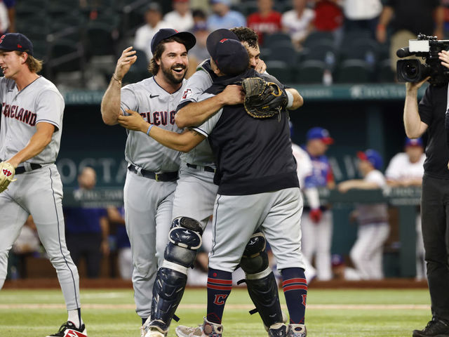 Photos: Guardians at Rangers, Sept. 25