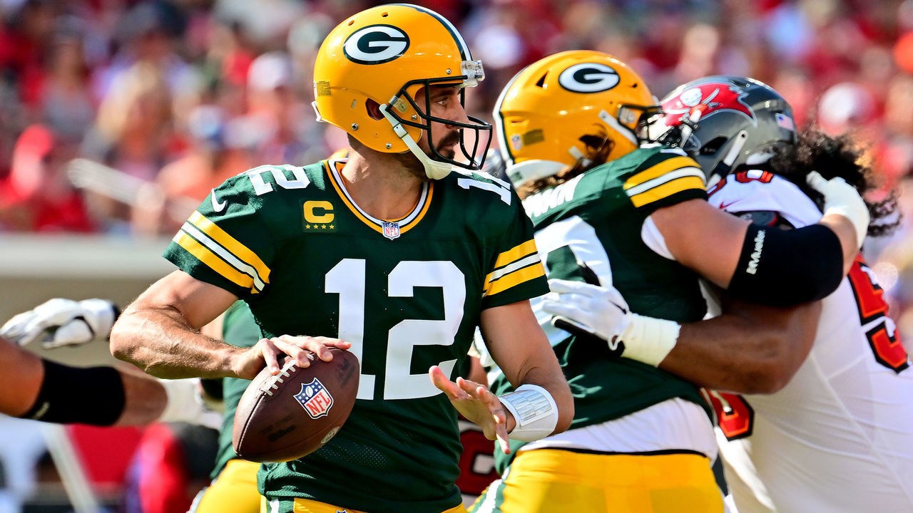TAMPA, FLORIDA - SEPTEMBER 25: Aaron Rodgers #12 of the Green Bay Packers looks to throw a pass against the Tampa Bay Buccaneers during the first quarter in the game at Raymond James Stadium on September 25, 2022 in Tampa, Florida.