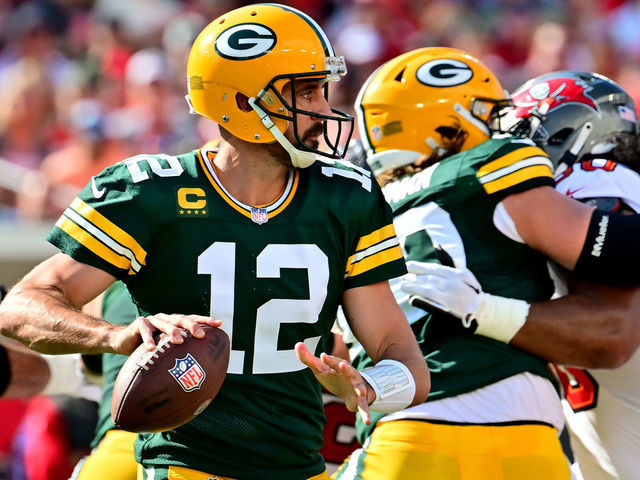 Aaron Jones scores 4 TDs as the Green Bay Packers hold off the