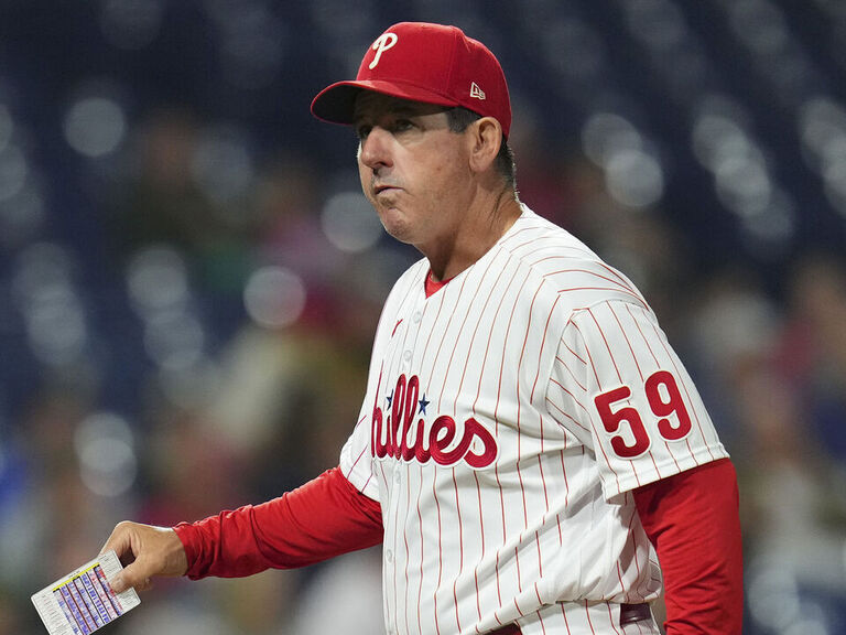 Phillies sign manager Thomson to 2-year contract through 2024 