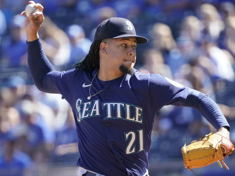 Mariners believe rotation set for future after Castillo deal