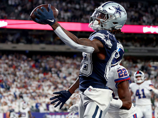 Lamb's 1-handed TD catch propels Cowboys past Giants