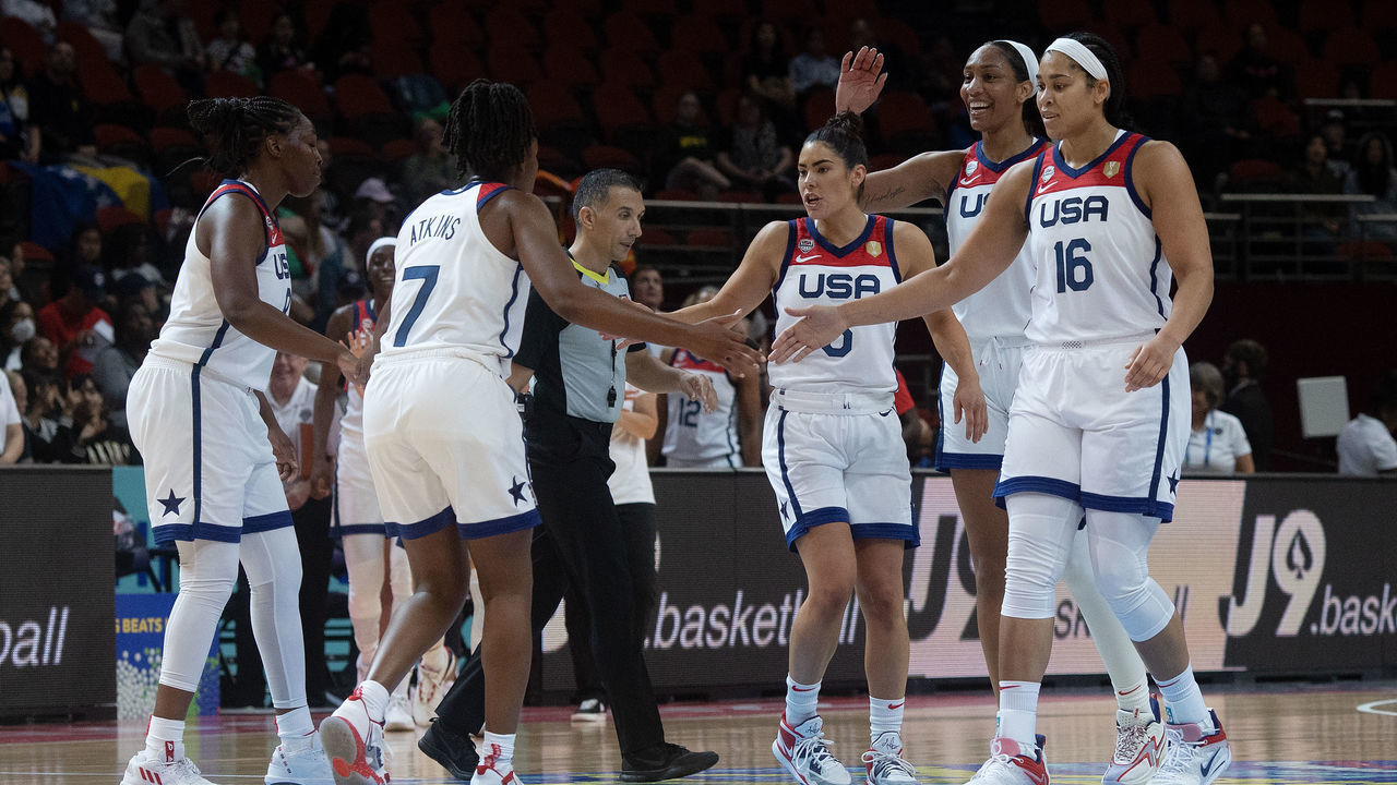 SYDNEY, AUSTRALIA - SEPTEMBER 27: United States' Kelsey Plum is congratulated by teammates after the 2022 FIBA Women's Basketball World Cup Group A match between United States and Bosnia and Herzegovina at Sydney Superdome, on September 27, 2022, in Sydney, Australia.