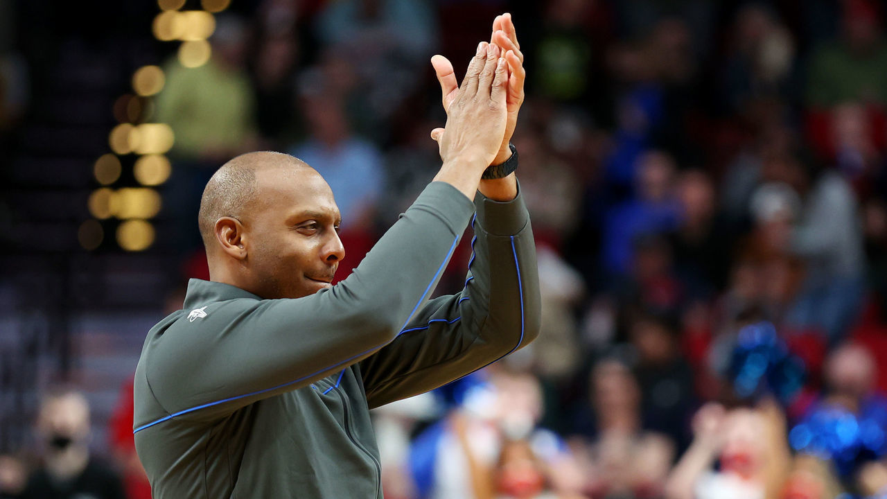 PORTLAND, OREGON - MARCH 17: Head coach Penny Hardaway of the Memphis Tigers reacts as the Tigers defeat the Boise State Broncos 64-53 in the first round game of the 2022 NCAA Men's Basketball Tournament at Moda Center on March 17, 2022 in Portland, Oregon.