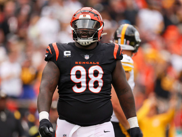 Report: Bengals' Reader out at least 1 month with knee injury | theScore.com