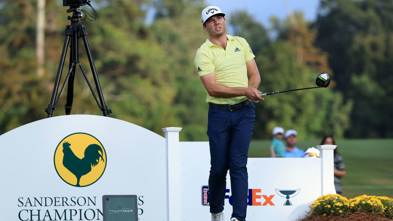 JACKSON, MISSISSIPPI - OCTOBER 03: Sam Burns plays his shot from the 18th tee during the final round of the Sanderson Farms Championship at Country Club of Jackson on October 03, 2021 in Jackson, Mississippi.