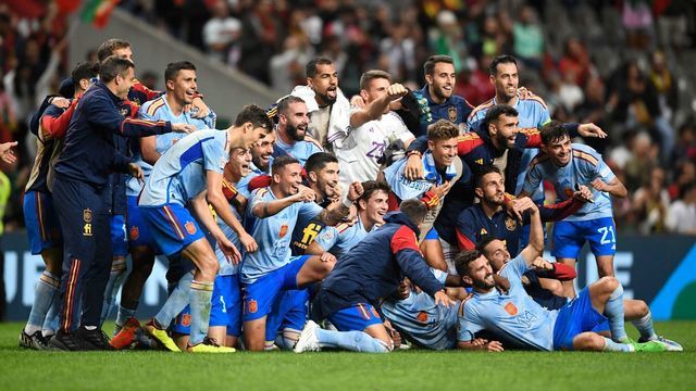 Spain's players celebrate after winning the UEFA Nations League, league A, group 2 football match between Portugal and Spain, at the Municipal Stadium in Braga on September 27, 2022. - Spain won 0-1.