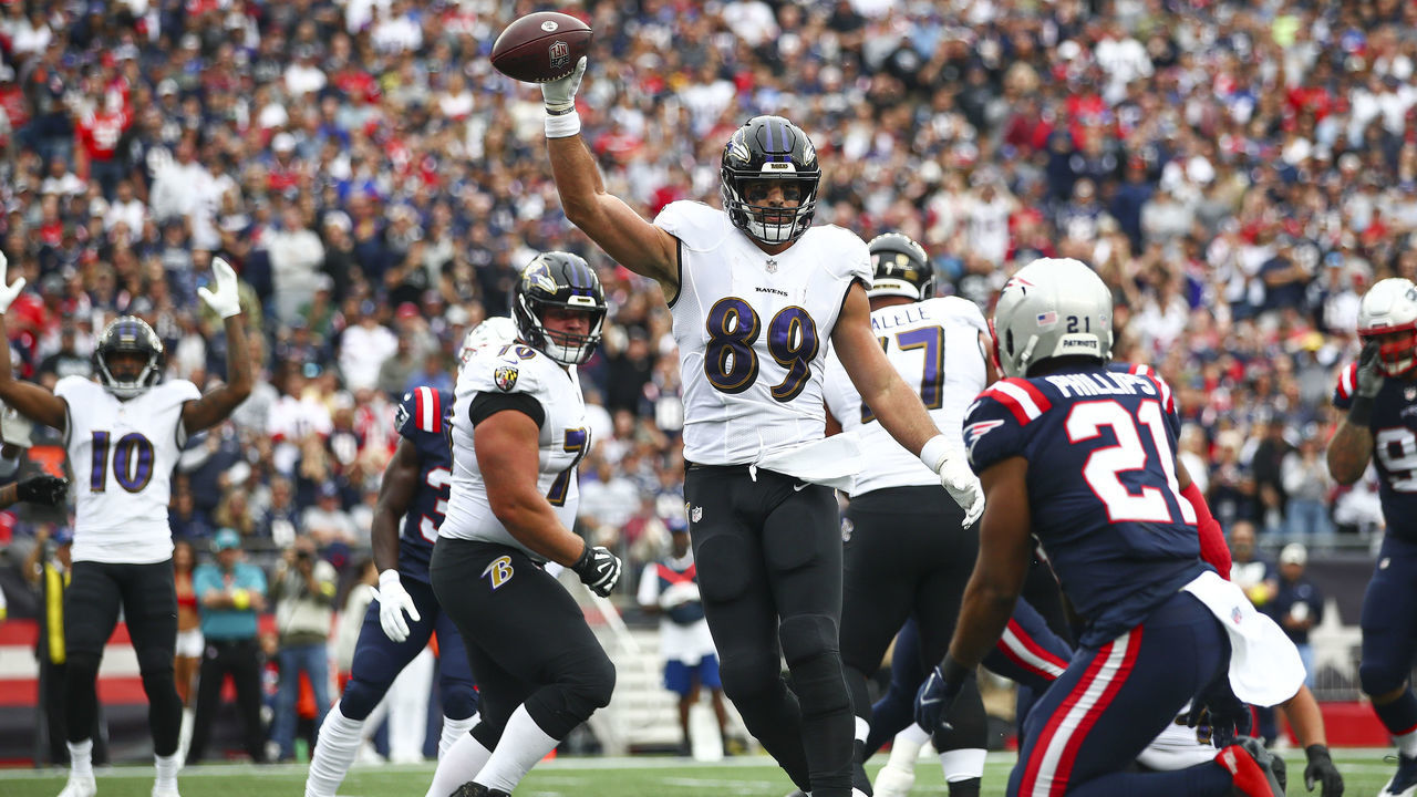 FOXBOROUGH, MASSACHUSETTS - SEPTEMBER 25: Tight end Mark Andrews #89 of the Baltimore Ravens scores a touchdown during the first quarter at Gillette Stadium on September 25, 2022 in Foxborough, Massachusetts.