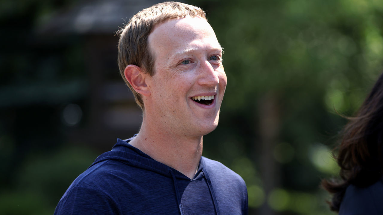 SUN VALLEY, IDAHO - JULY 08: CEO of Facebook Mark Zuckerberg walks to lunch following a session at the Allen & Company Sun Valley Conference on July 08, 2021 in Sun Valley, Idaho. After a year hiatus due to the COVID-19 pandemic, the world’s most wealthy and powerful businesspeople from the media, finance, and technology worlds will converge at the Sun Valley Resort for the exclusive week-long conference.