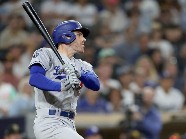 Los Angeles Dodgers: Who is going to set the home run record?