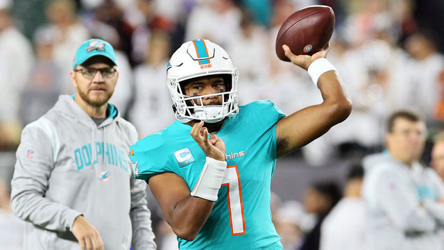 CINCINNATI, OHIO - SEPTEMBER 29: Quarterback Tua Tagovailoa #1 of the Miami Dolphins warms up prior to the game against the Cincinnati Bengals at Paycor Stadium on September 29, 2022 in Cincinnati, Ohio.