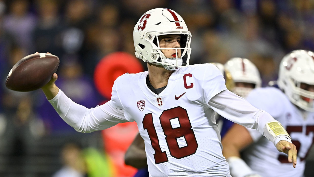 SEATTLE, WASHINGTON - SEPTEMBER 24: Tanner McKee #18 of the Stanford Cardinal throws the ball during the third quarter of the game against the Washington Huskies at Husky Stadium on September 24, 2022 in Seattle, Washington. The Washington Huskies won 40-22.