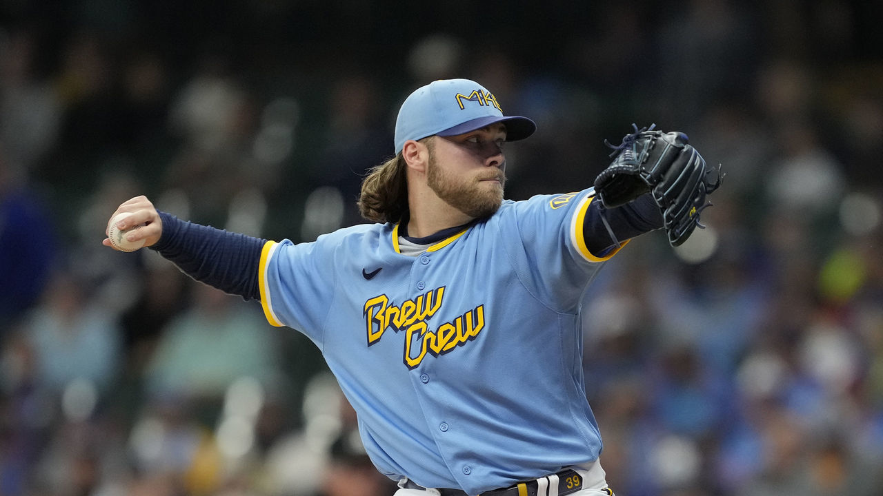 MILWAUKEE, WISCONSIN - SEPTEMBER 30: Corbin Burnes #39 of the Milwaukee Brewers pitches against the Miami Marlins in the first inning at American Family Field on September 30, 2022 in Milwaukee, Wisconsin.
