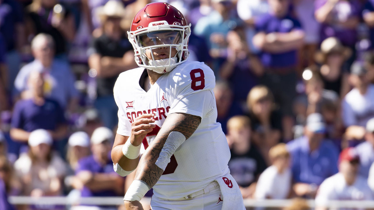 FORT WORTH, TX - OCTOBER 01: Quarterback Dillon Gabriel #8 of the Oklahoma Sooners throws the ball in the first half during Oklahoma's road game against TCU at Amon G. Carter Stadium on October 1, 2022 in Fort Worth, Texas.