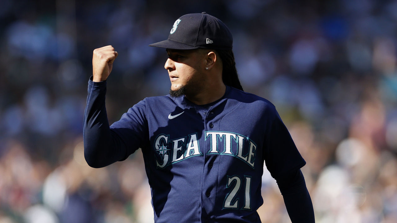 SEATTLE, WASHINGTON - OCTOBER 01: Luis Castillo #21 of the Seattle Mariners reacts during the sixth inning against the Oakland Athletics at T-Mobile Park on October 01, 2022 in Seattle, Washington.