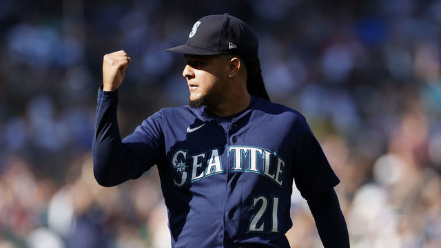 SEATTLE, WASHINGTON - OCTOBER 01: Luis Castillo #21 of the Seattle Mariners reacts during the sixth inning against the Oakland Athletics at T-Mobile Park on October 01, 2022 in Seattle, Washington.