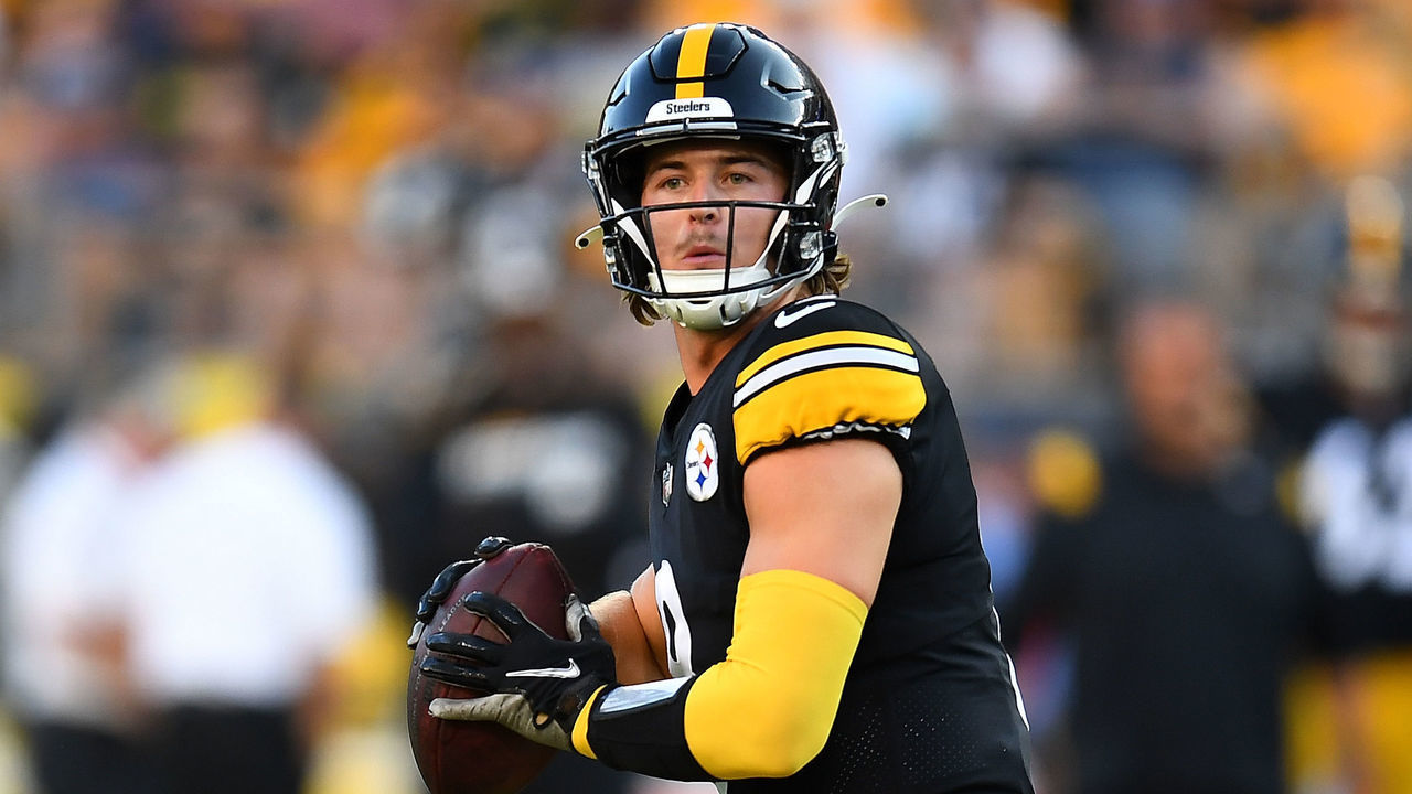 PITTSBURGH, PA - AUGUST 28: Kenny Pickett #8 of the Pittsburgh Steelers in action during the game against the Detroit Lions at Acrisure Stadium on August 28, 2022 in Pittsburgh, Pennsylvania.