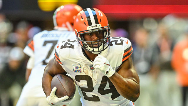 ATLANTA, GA OCTOBER 02: Cleveland running back Nick Chubb (24) runs the ball during the NFL game between the Cleveland Browns and the Atlanta Falcons on October 2nd, 2022 at Mercedes-Benz Stadium in Atlanta, GA.