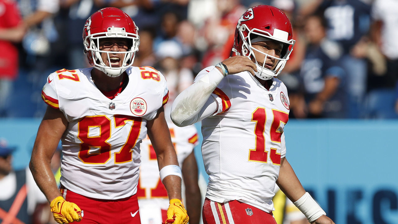 NASHVILLE, TENNESSEE - OCTOBER 24: Travis Kelce #87 and Patrick Mahomes #15 of the Kansas City Chiefs react against the Tennessee Titans in the game at Nissan Stadium on October 24, 2021 in Nashville, Tennessee.