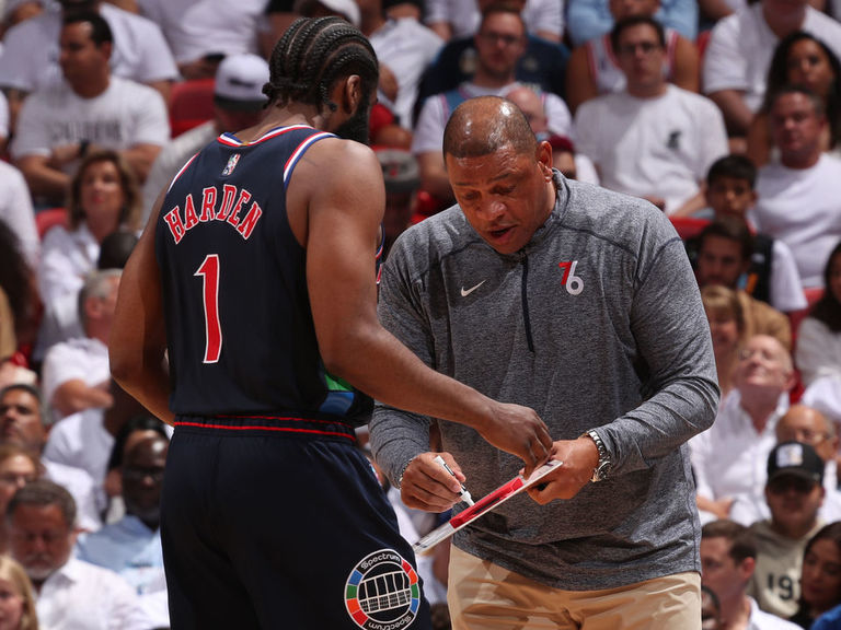 76ers coach Rivers uses training camp as education tool | theScore.com