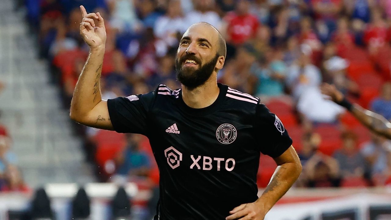 HARRISON, NJ - AUGUST 27: Inter Miami forward Gonzalo Higuaín (10) celebrates after scoring on a free kick during the first half of the Major League Soccer game between the New York Red Bulls and Inter Miami on August 27, 2022 at Red Bull Arena in Harrison, New Jersey.