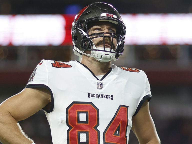 Bucs TE Brate allowed to re-enter game after concussion