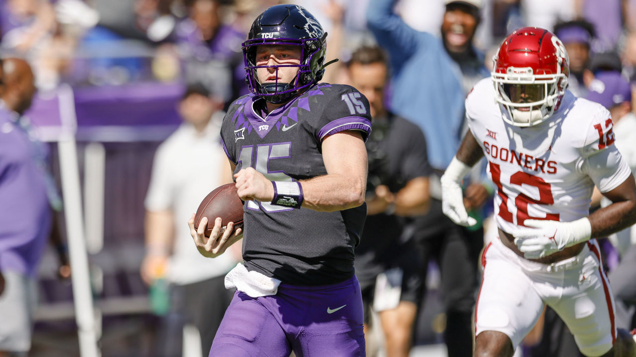 FORT WORTH, TX - OCTOBER 01: TCU Horned Frogs quarterback Max Duggan (15) runs for a touchdown during the game between the TCU Horned Frogs and the Oklahoma Sooners on October 1, 2022 at Amon G. Carter Stadium in Fort Worth, Texas.