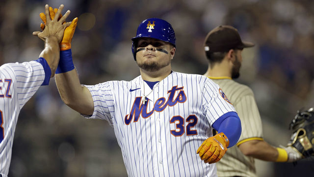 NEW YORK, NY - JULY 24: Daniel Vogelbach #32 of the New York Mets reacts during the fifth inning against the San Diego Padres at Citi Field on July 24, 2022 in New York City.